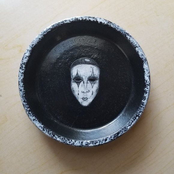 Black Painted White Speckled Trim, Decoupaged Theater Mask 6 Inch Trinket Tray - Picture 5 of 5